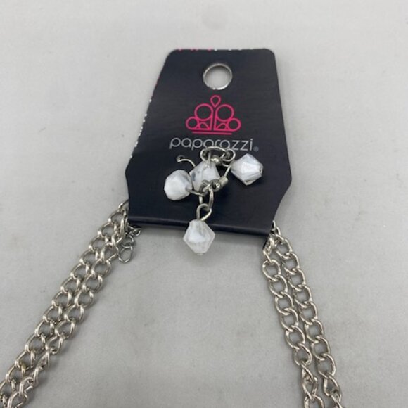 Paparazzi Grand Crayon Grotto White Necklace With Matching Earrings - Picture 3 of 3